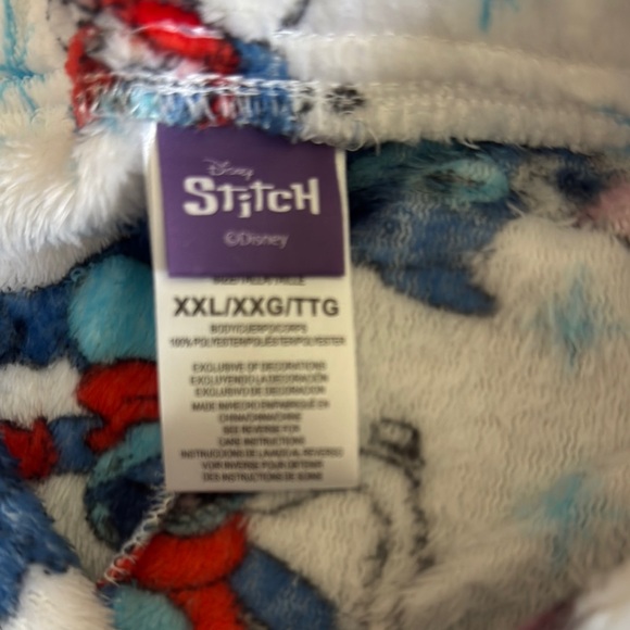 NWT Disney Stitch Pajama Sleep Shorts with Blue and Red Accents Winter Theme - Picture 4 of 5